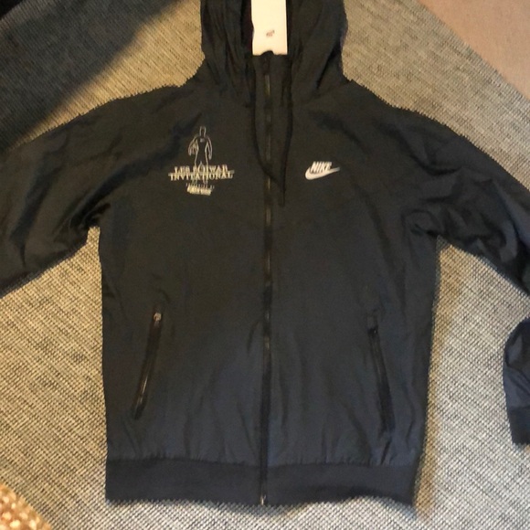 NWT NIKE MENS SMALL JACKET. - Picture 1 of 4